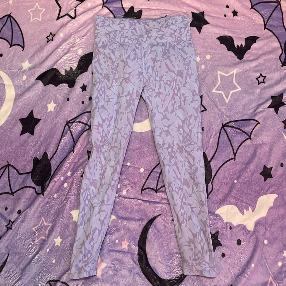 SIZE M BOOTY SCRUNCH LEGGINGS LIKE NEW PASTEL